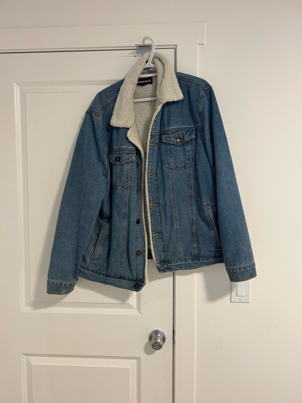 Vintage 1990 men Sherpa-Lined Denim Trucker Jacket in Light Blue XL